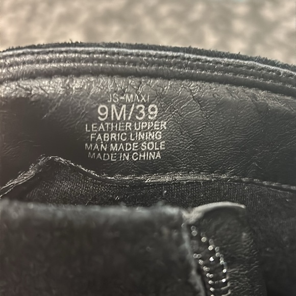 Ankle booties - Picture 8 of 9